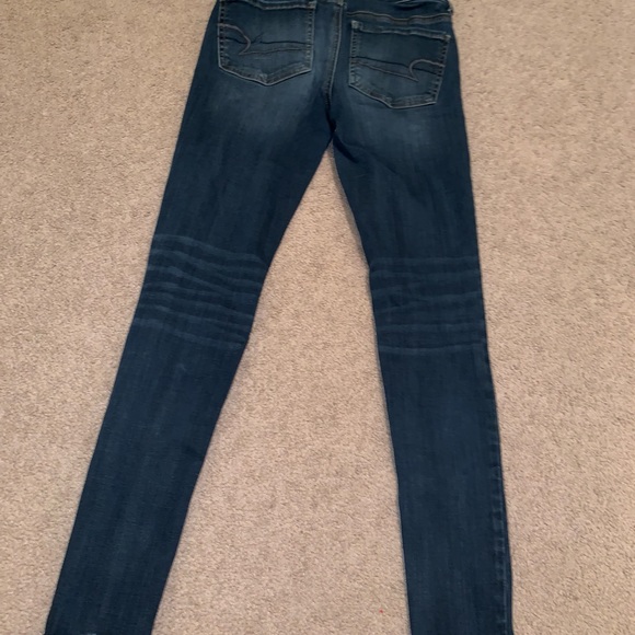 Distressed jeans - Picture 2 of 3